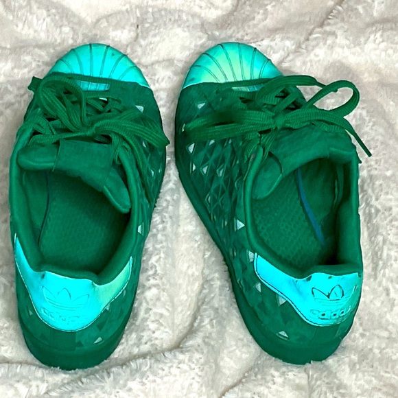 Reflective bright green Adidas Superstars - Picture 3 of 9
